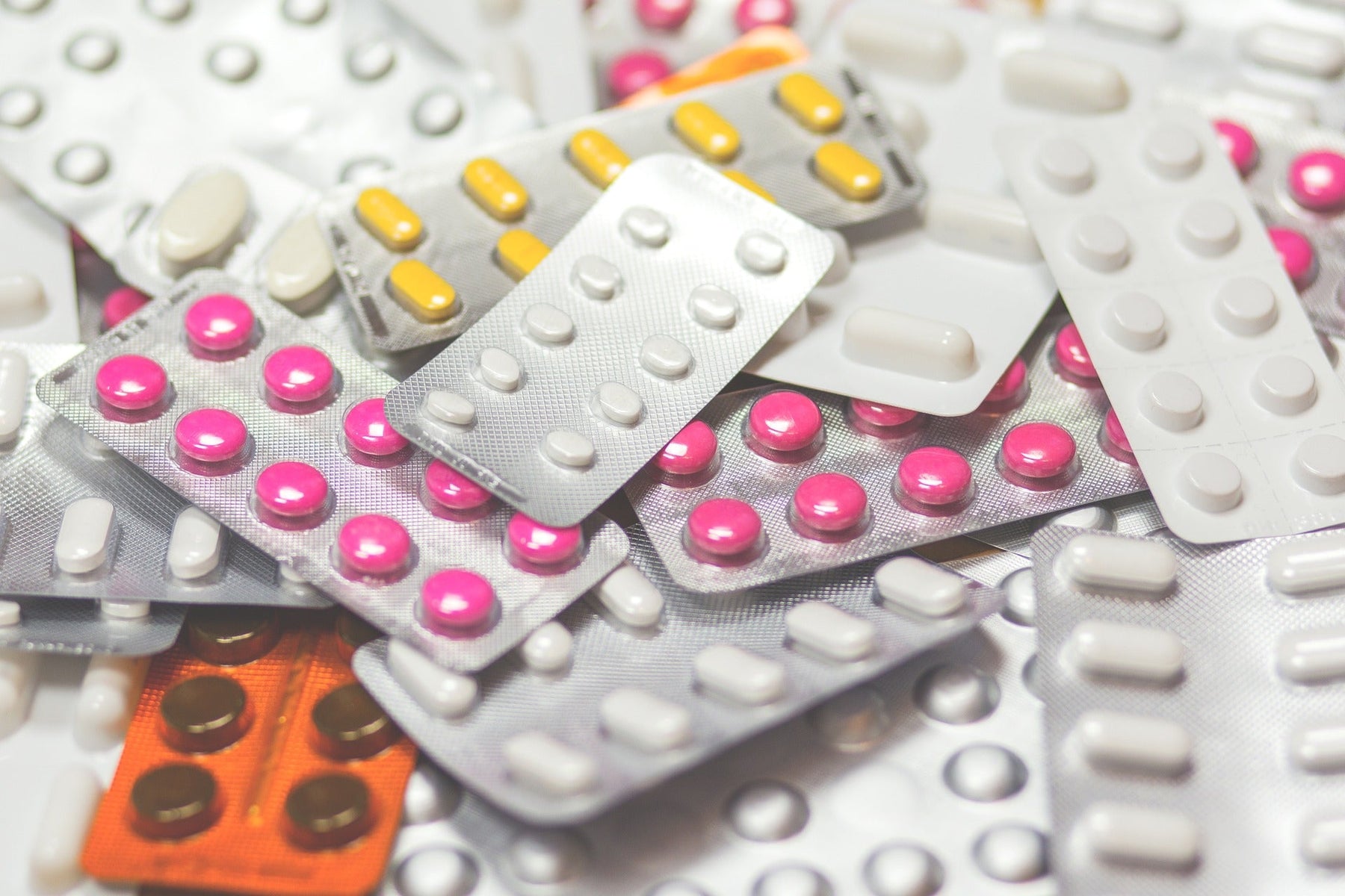 Liquid Vitamins vs. Pills and Capsules: What’s the Difference?